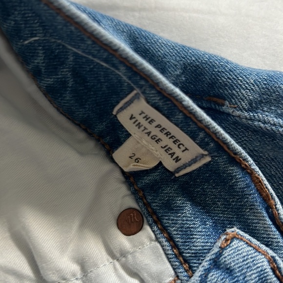 Madewell The Perfect Vintage Jean in Denman Wash - Picture 7 of 9